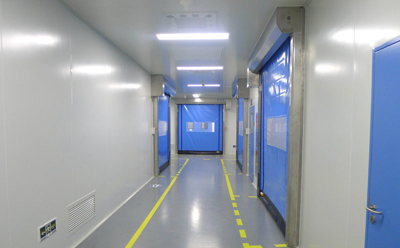 制藥工廠選擇快速卷簾門(mén)的關(guān)鍵因素插圖