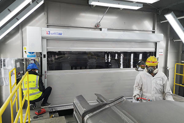 無錫噴涂設(shè)備間防爆快速門縮略圖 無錫噴涂設(shè)備間防爆快速門縮略圖