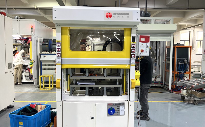 機(jī)器人設(shè)備防護(hù)快速門(mén)：高效、安全的工業(yè)解決方案插圖1