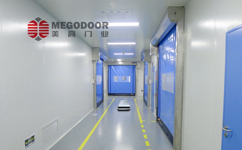 正大青春寶安裝的AGV聯(lián)動(dòng)潔凈室快速卷簾門案例插圖1