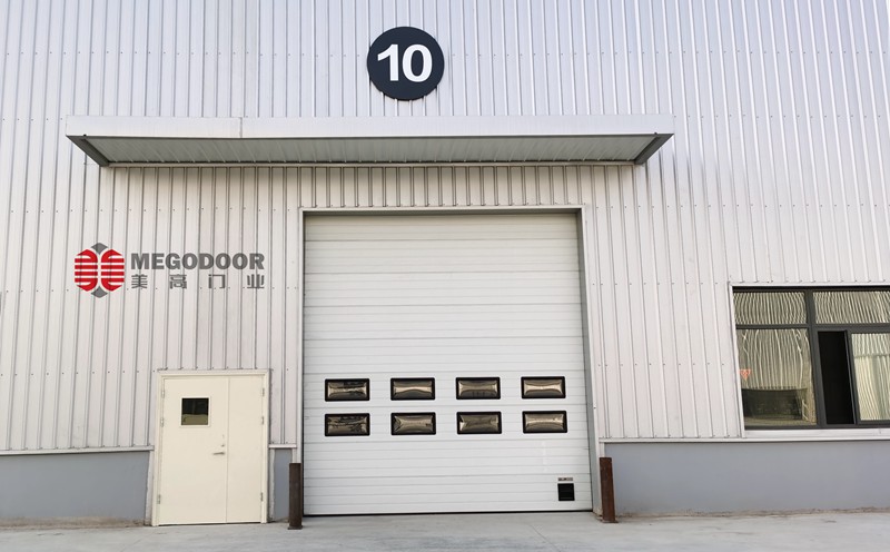美高門業(yè)：無錫專業(yè)提升門制造商，打造保溫、抗風(fēng)、密封、防蟲的高品質(zhì)工業(yè)門系統(tǒng)插圖